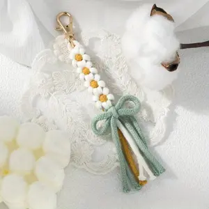 2pcs Daisy Flower Tassel Keychain Cute Braided Key Chain Ring Backpack Pendant Car Hanging Decoration Home Decoration Women's Daily Use Gift Floral Pattern Keychain