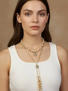 1 elegant double-layer pearl flower necklace, with sparkling pearls and diamond inlaid flower pendant, outlining a gentle and noble atmosphere, suitable for daily commuting, dinners and dates, and also an exquisite gift to convey feelings.