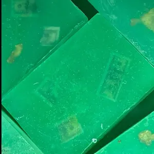 Money Drawing Soap - with Aloe & Coconut Oil, Prosperity & Abundance Charging, Visualization Insight, Green Aventurine Crystal Chips skin repair Feminine Hygiene natural
