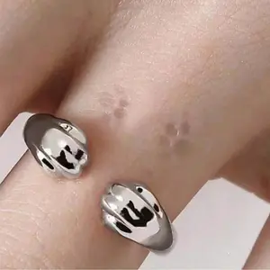 Cat claw design open ring for women with cat paw print, suitable for daily wear and as a gift for friends, best friends