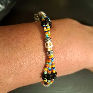 Gemstone Bracelet with Colorful Skull Beads and Black Cord Unisex Trendy Jewellery Accessories for Casual Wear