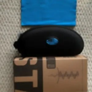 Original packaging box and cloth