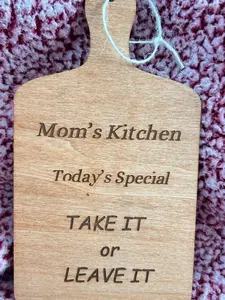 Mom's Kitchen cutting board wall decor
