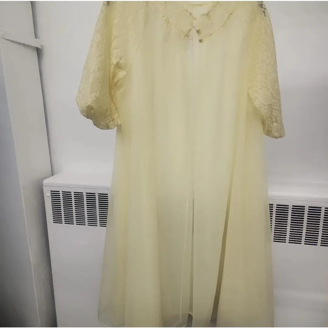 1960s Lingerie Peignoir