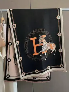 Women's Vintage High-End Plaid Jacquard Knit Scarf, Elegant Fall & Winter Accessory, Warm Anti-Cold Shawl for Daily Wear