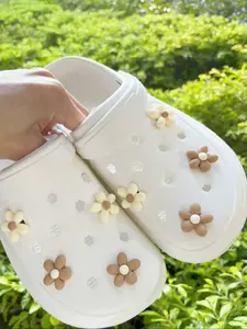 8 Piece Floral Shoe Decorations, and Flower Accessories, Suitable for Hollow Sandals, Garden Shoes, DIY Holiday Gifts, Croc Charms