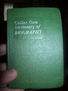 USED-Collins Gem Dictionary of Biography by James Mallory (Paperback)