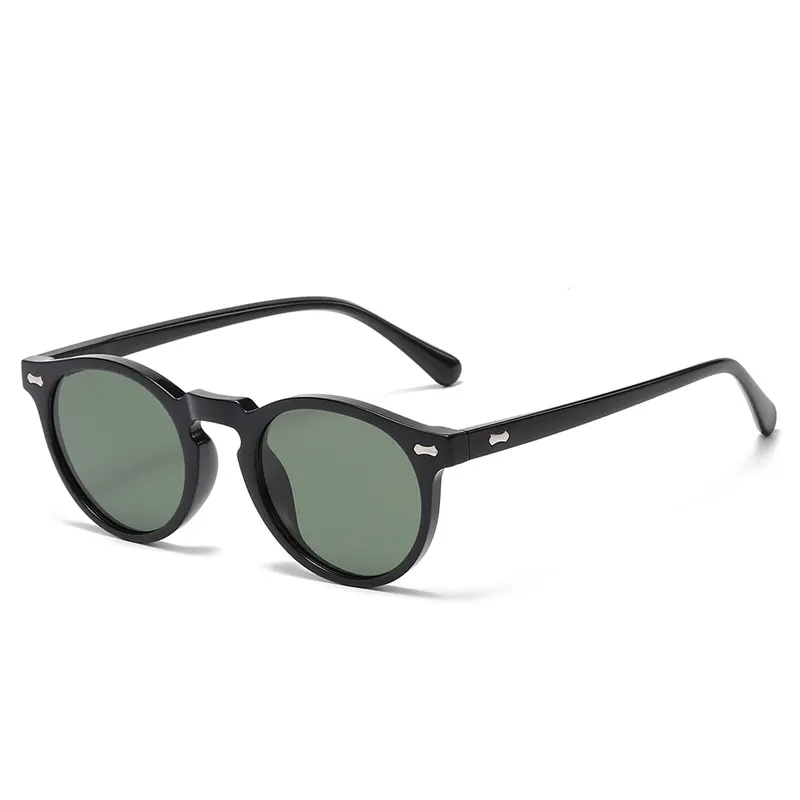 Bright black frame C7