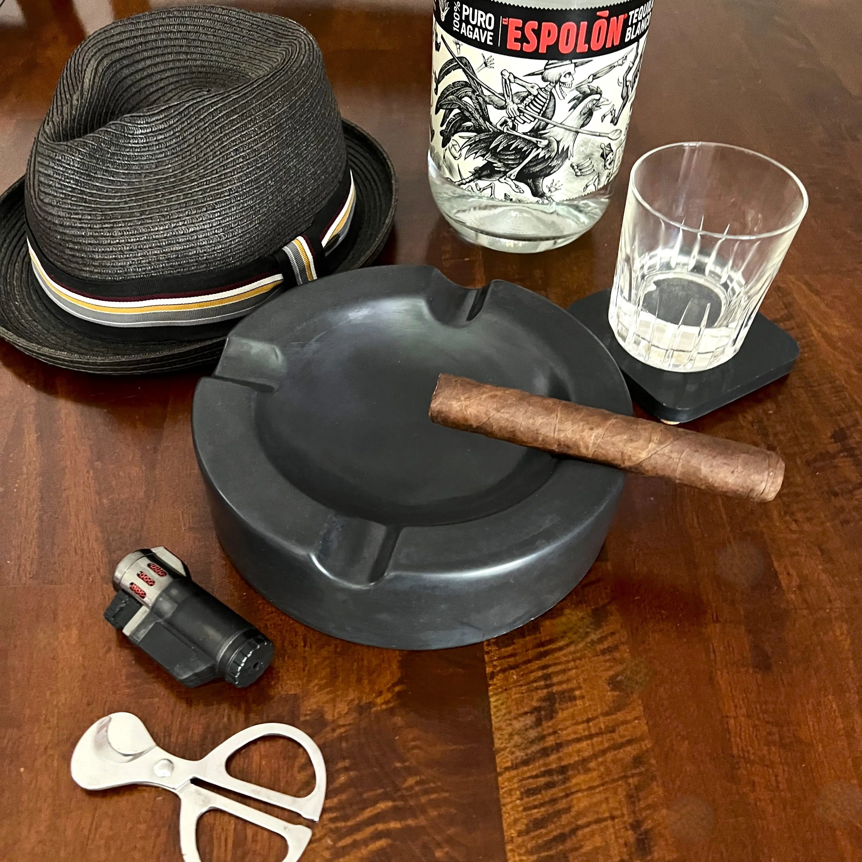 Solid Black Large Round Cuban-Style Concrete Cigar Ashtray