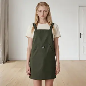 Korean Style Water-Resistant Kitchen Apron with Logo Print, Anti-Stain Breathable Cooking Apron for Home, Nail Salon, Bubble Tea Shop, Men and Women
