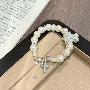 Pearl-Studded Diamond Bow Clip Heavy-Duty Bracelet Elegant and Sophisticated Hand Chain with Artificial Pearls and Durable Design