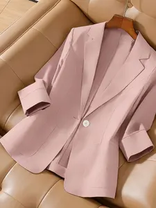 A women's solid color lightweight Fitted Chic stylish elegant high-end three-quarter sleeve classic lapel double-pocket blazer, suitable for spring and summer, ideal for daily commuting and outdoor wear.