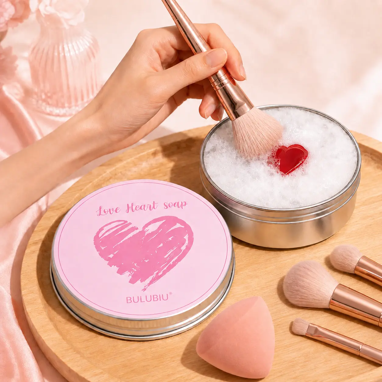 2-in-1 Heart-Shaped Makeup Brush Cleaner Soap with Silicone Cleaning Pad, 3.52oz/100g Solid Makeup Brush & Sponge Cleanser, Deep Cleaning Tool for Foundation, Eyeshadow Pigment, Beauty Blenders & Powder Puffs