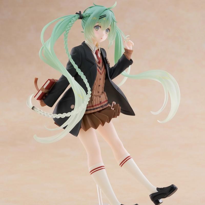 18cm Hatsune Miku Fashion Series Preppy/Fancy/Country PVC Anime Figure Official Figurine Collectible Model Table Ornament Fan Collection Holiday & Birthday Gifts