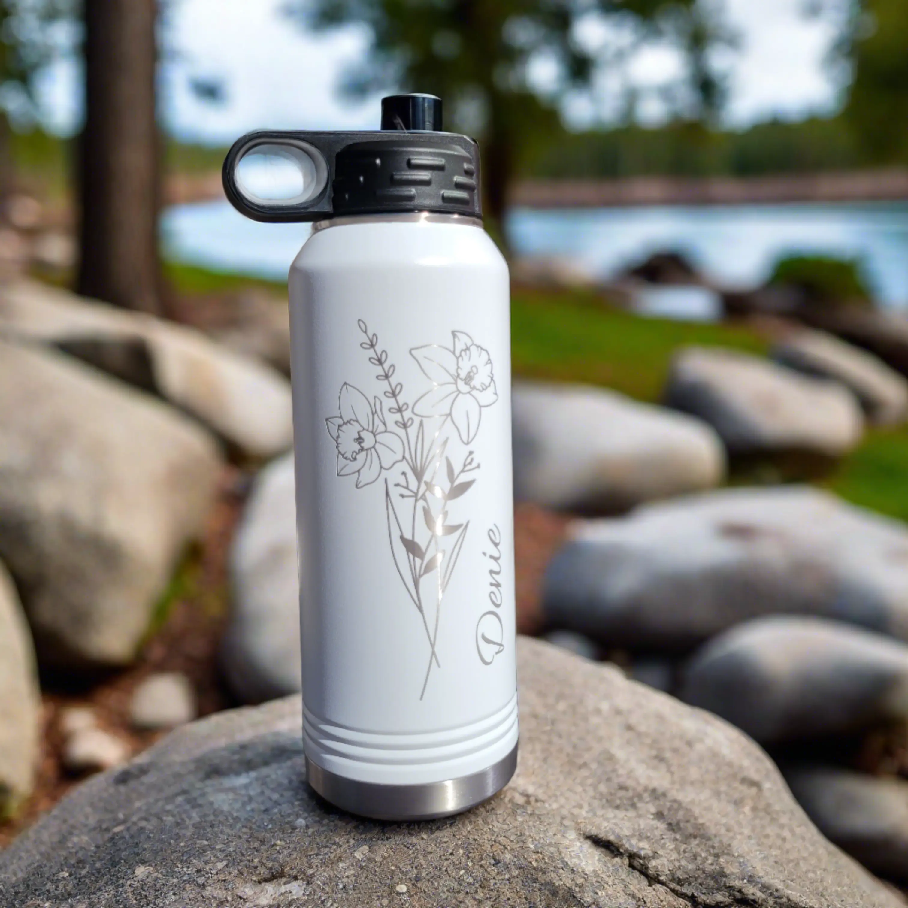 Personalized Birth Flower Water Bottle | Personalized 32oz Birth Flower Gym Bottle With Name | Birth Flower Gifts for Her
