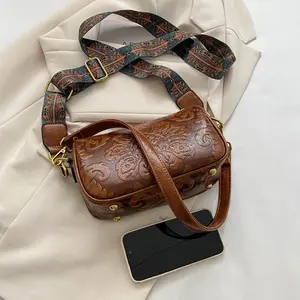 Vintage Print Crossbody Bag for Women Spacious Compact Tote with Inner Zipper Pockets Retro Stylish Shoulder Bag for Weekend Outing Daily Use Embroidered White crossbody bag crossbody bag women