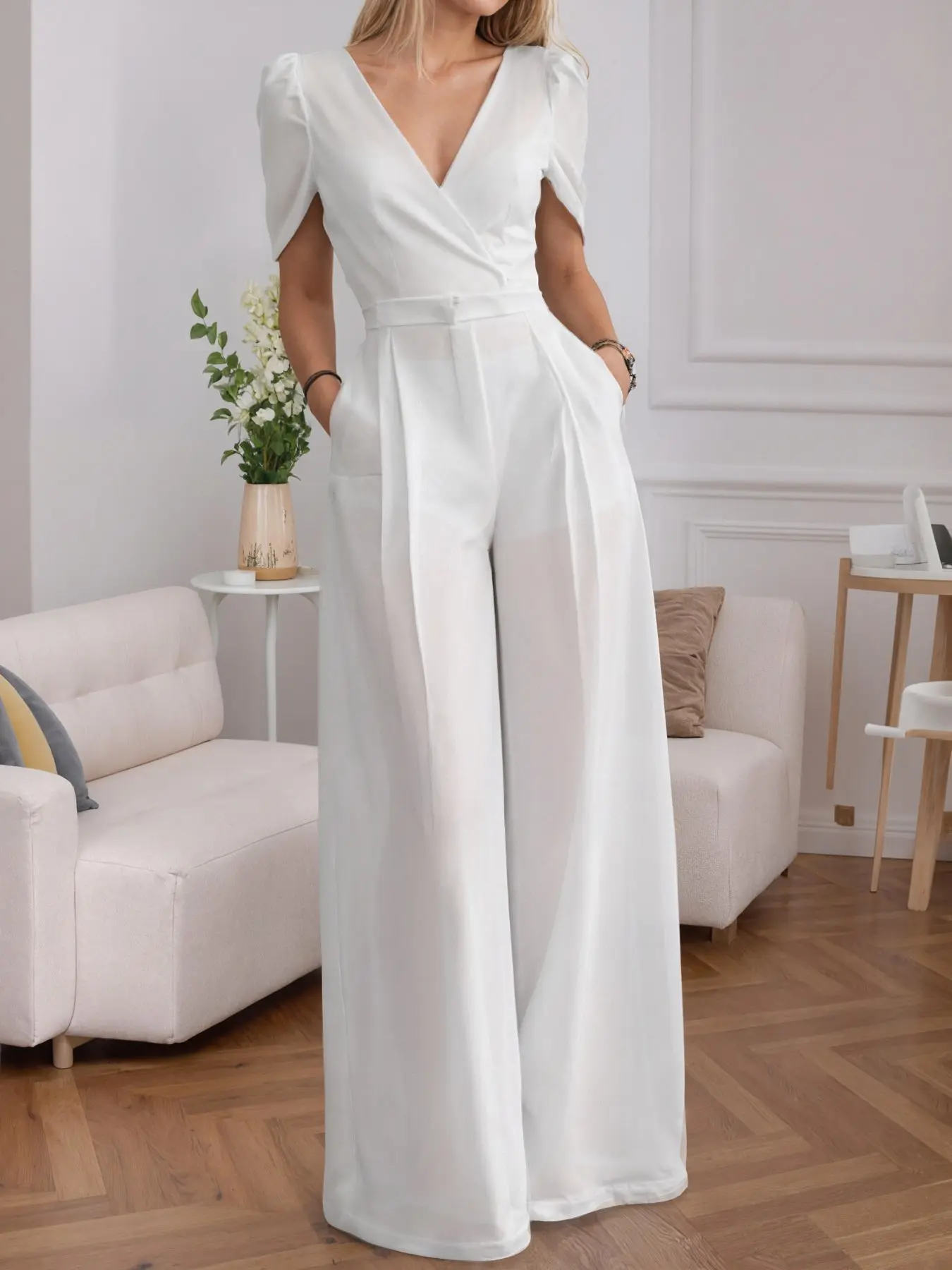 Women's V-Neck Plain Wide-Leg Jumpsuit, Casual Comfy Jumpsuit, Fitted Commuter Street Fashion, Casual All-Day Wear, Comfortable & Stylish Minimalist One-Piece, Cap Sleeves, Womenswear
