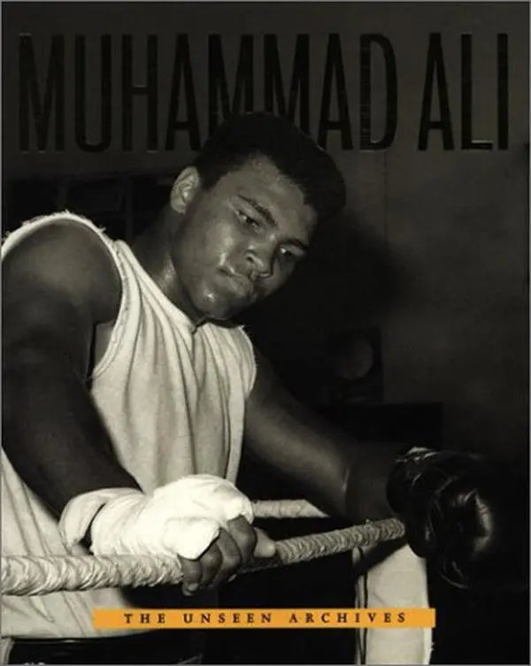 USED Book - Muhammed Ali (Unseen Archives) by William Strathmore (Paperback) - english