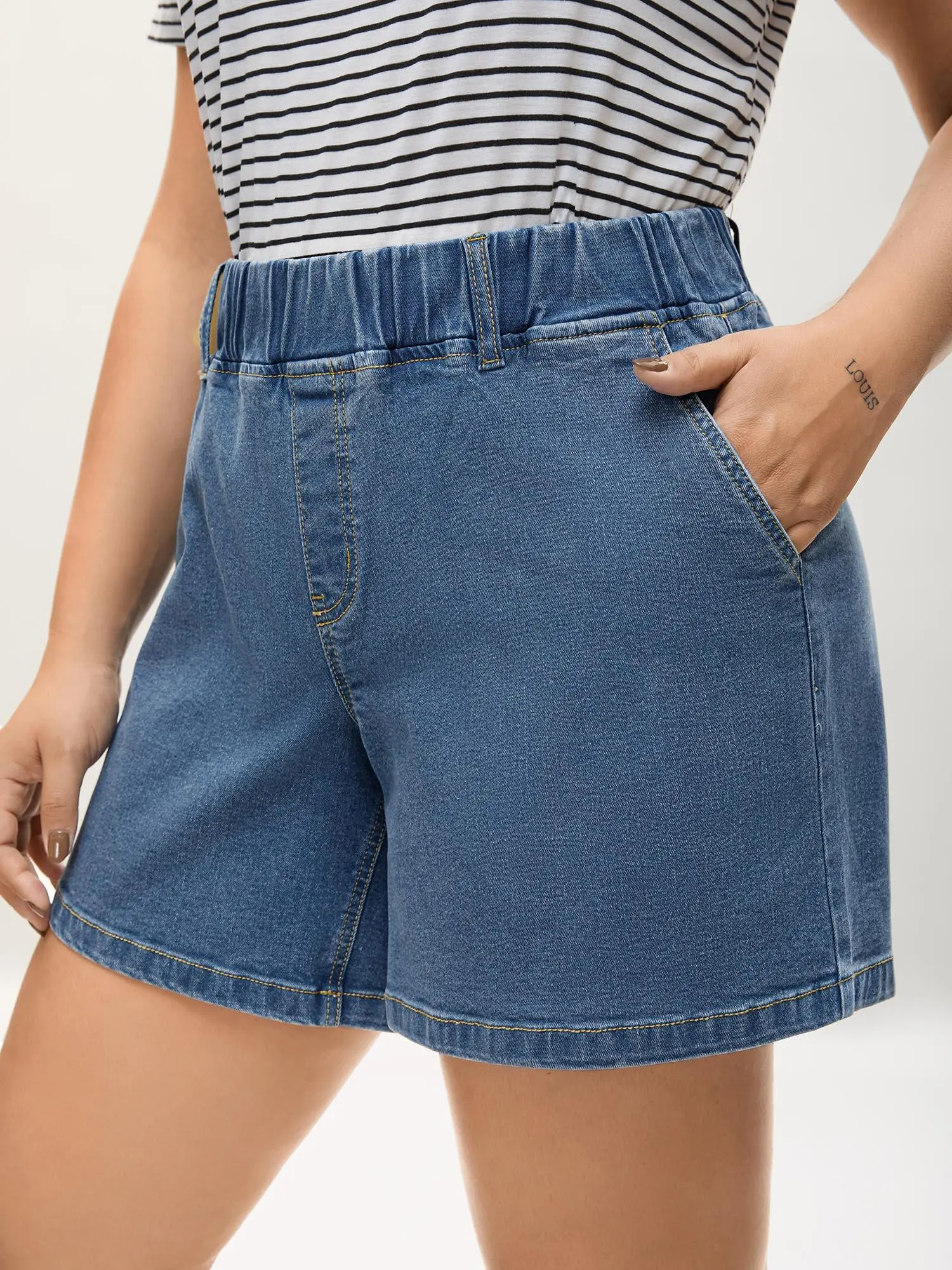 BLOOMCHIC Women's Plus Size Basic Jean Shorts - Cotton-Spandex Fabric, Zipper Closure, Curvy Tummy Control Fit, Classic Cut Pockets, Above Knee, Casual Lady Bottoms, M-6X 2026 Summer Blue Jeans, Summerfinds, Jean Shorts For Women