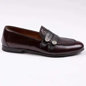 Two-buttoned Woven Loafers Burgundy
