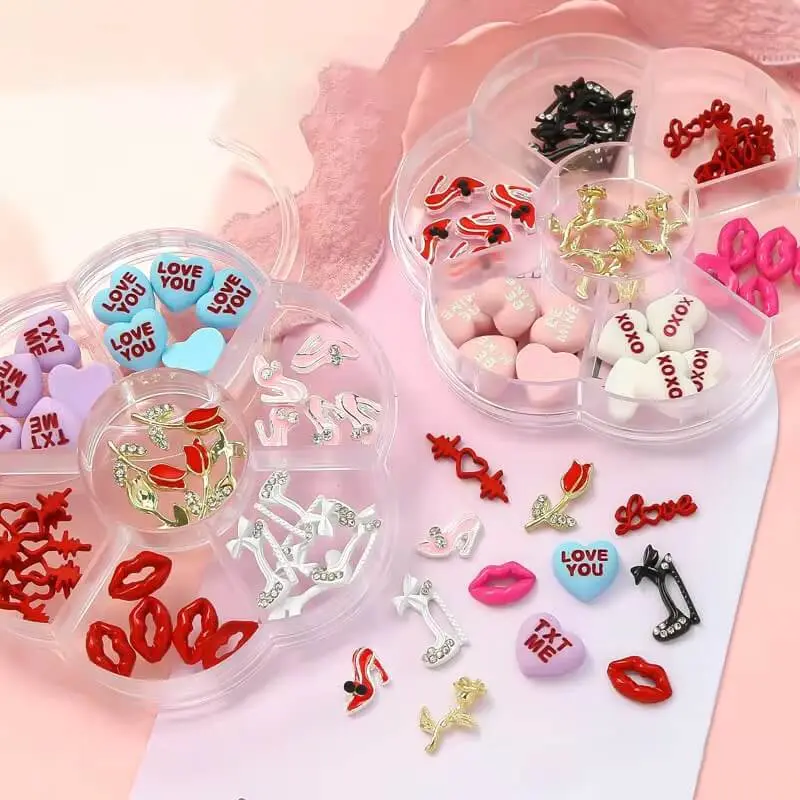 Nail Charm Valentine 3D Hearts 7Grits/Box