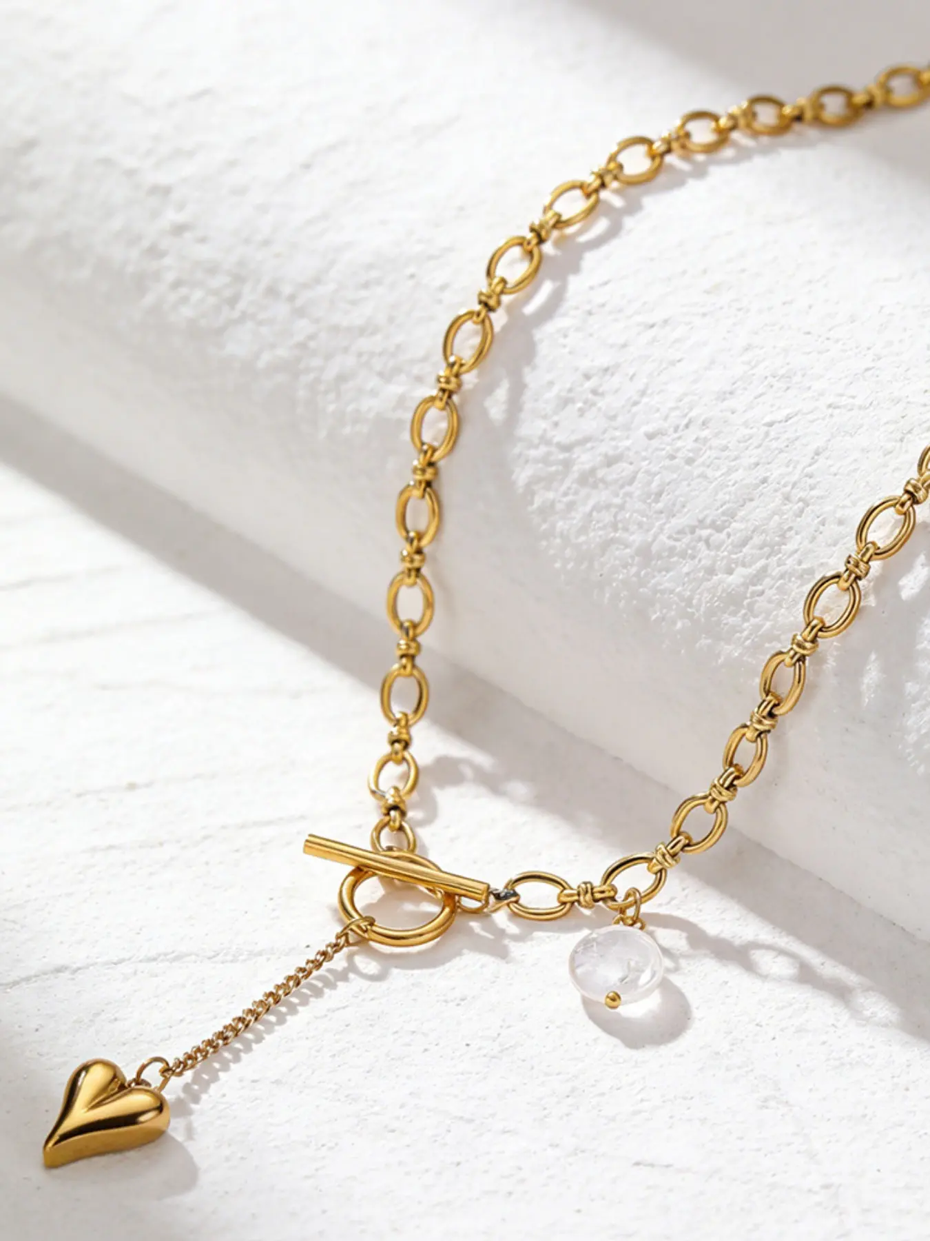 Soft Minimal Heart Toggle Necklace, Timeless Ot Clasp Detail, Perfect for Versatile, Elegant Jewelry Accessory