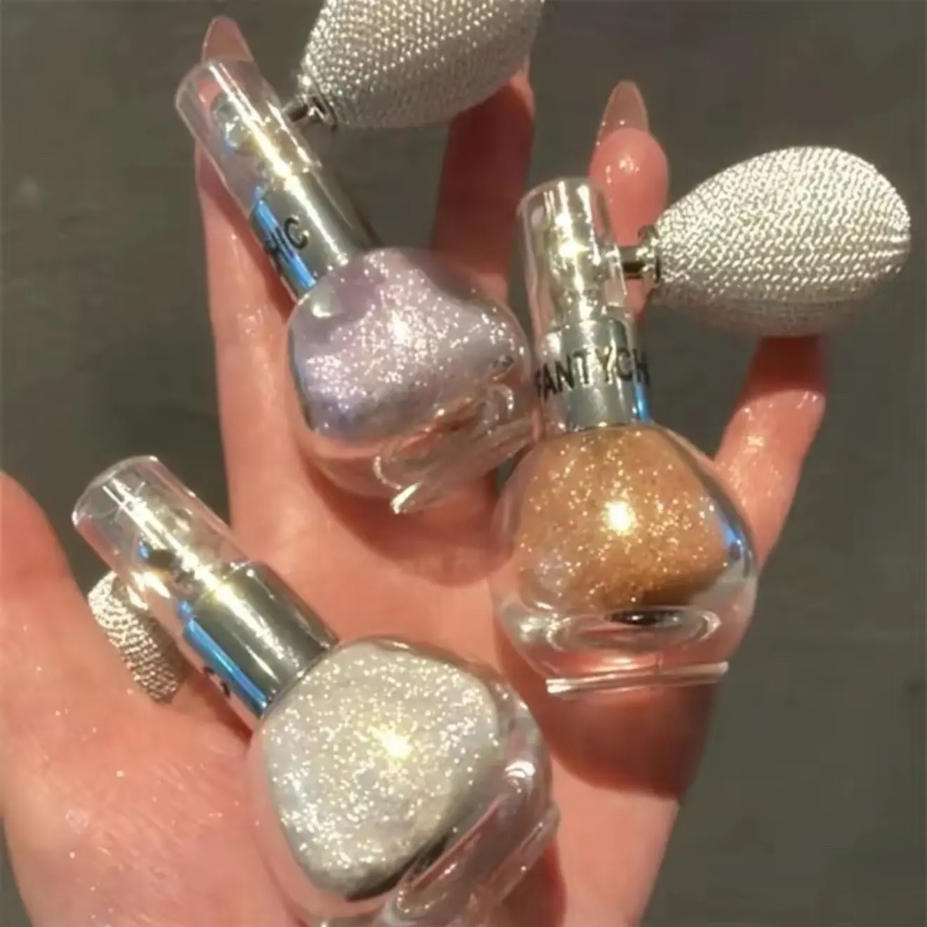 Body Glitter Highlighter Spray/ Shimmering Highlighter Bottle With just a gentle squeeze, the highlighter sprays out Bronzer Makeup Cosmetic Powder