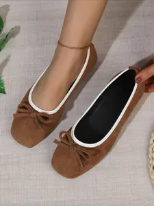Soft-soled square-toed ballet flats for women, 2026 new model, bow tie, low-cut, business casual, grandma shoes, foreign trade, large sizes.