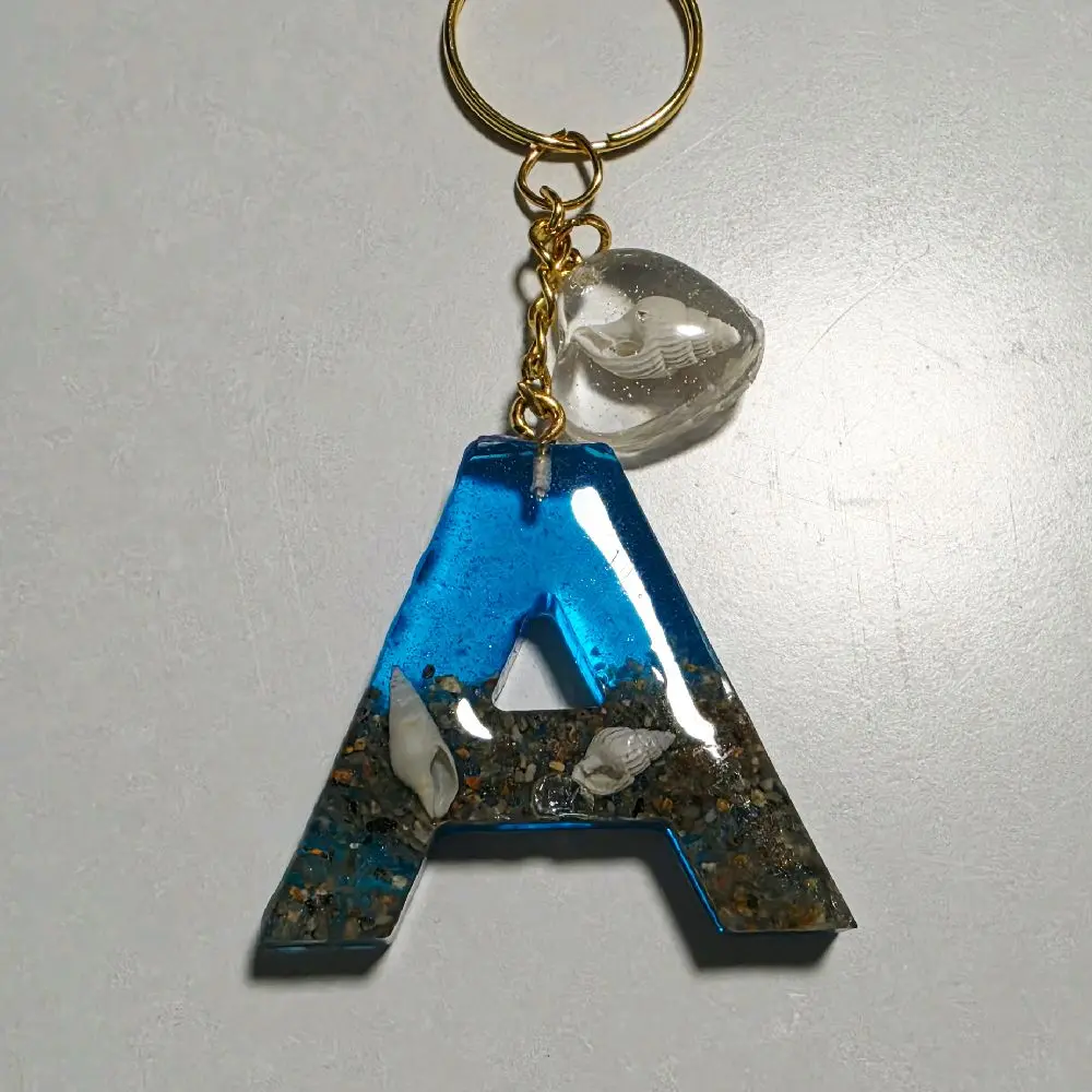 Handmade Unique Letters Keychain, Stylish Resin Letter A Keychain for Beach Use, Handmade Keychain