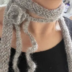 【only one】Handcrafted Crochet Grey Flower Scarf - Soft & Cozy Winter Accessory for Women