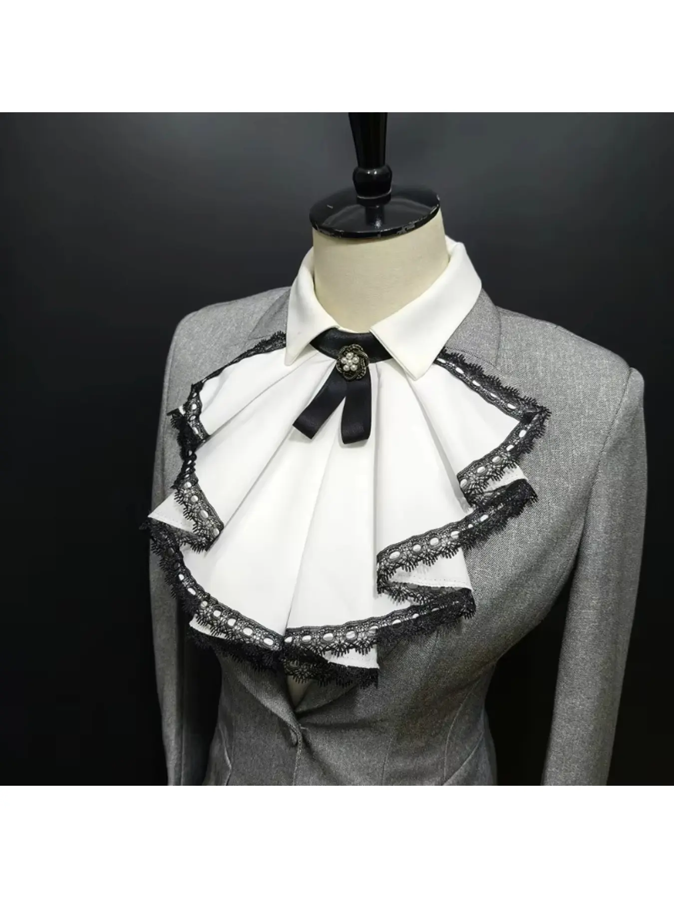 Vintage lace-edged bib collar can be paired with shirt dickey for stage performance decorative collar
