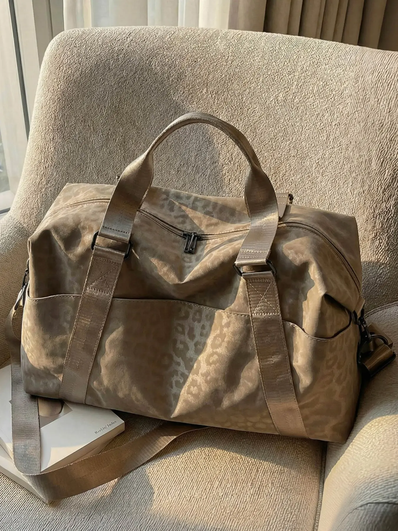 1pc Large capacity women's travel bag, tote bag, zipper closure, leopard print, suitable for business trips, fitness, Perfect travel bag