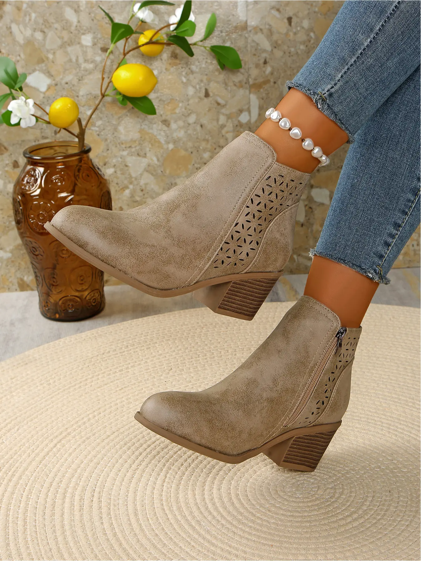 Summer New Fashionable Style Hollow Coarse Heel Short Boots for Women, Trendy Boots, Side Zipper and Ankle Boots, Bohemian Style Retro Short Boots, Classic Boot, Western Boots, Heeled Boots, Ankle Cowboy Boots with the heels