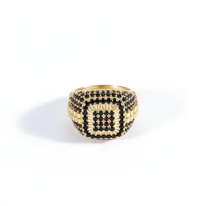 Full diamond ring in European and American hip-hop style for men, trendy and unique, a classic high-end street fashion accessory, full of personality.
