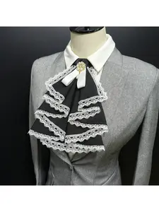 European and American lace-trimmed bib collars can be paired with shirt dickies for stage performances.