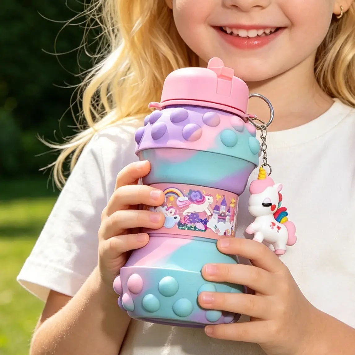 Unicorn Gift for Kids, Collapsible Water Bottles For Traveling, Foldable Portable Silicone Reusable Flexible Water Bottle 550ml with Keychain & Carabiner, Collapsible Leak-Proof Cup for Birthdays, School Parties & Holiday Celebrations