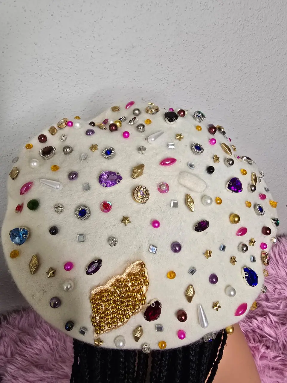 Women’s Ivory Multicolour Rhinestone Beret – Gold Beaded Lip Embellished Statement Hat