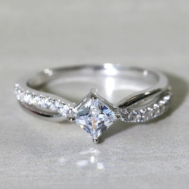 Elegant Women's Ring, sparkling rings for women,wedding ring,promise ring gf,beautiful ring,engagement rings,accessories for women, Suitable for parties,gifts,Christmas and Halloween