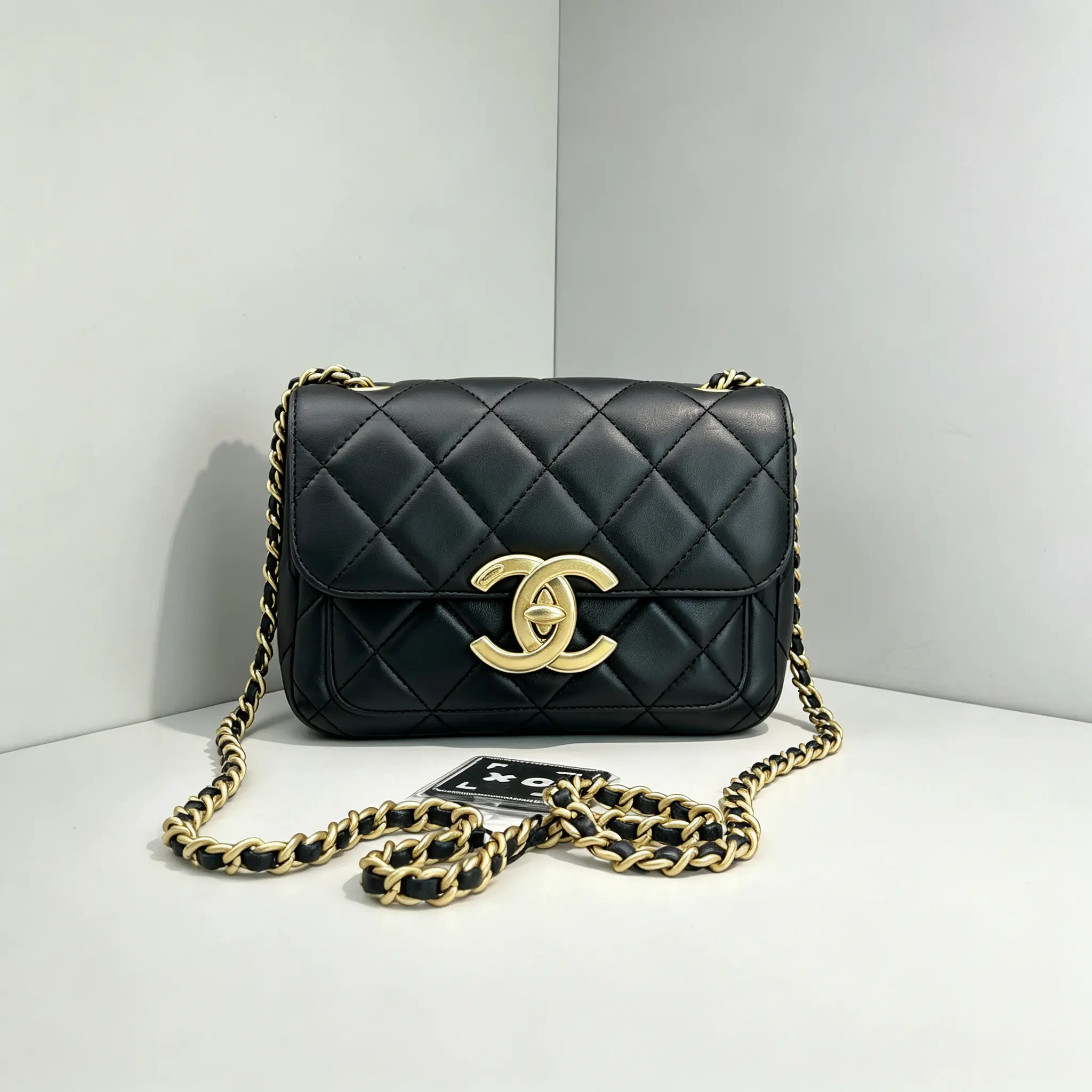 Pre-owned CHANEL Black Lambskin Flap Bag with Gold Hardware and Chain Strap (Microchip Version) 888 HK