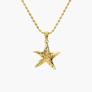 en route Gold Starfish Necklace, Ocean-inspired Textured Details, Perfect for Layering on Vacation Beach Outfits or Relaxed Resort Looks