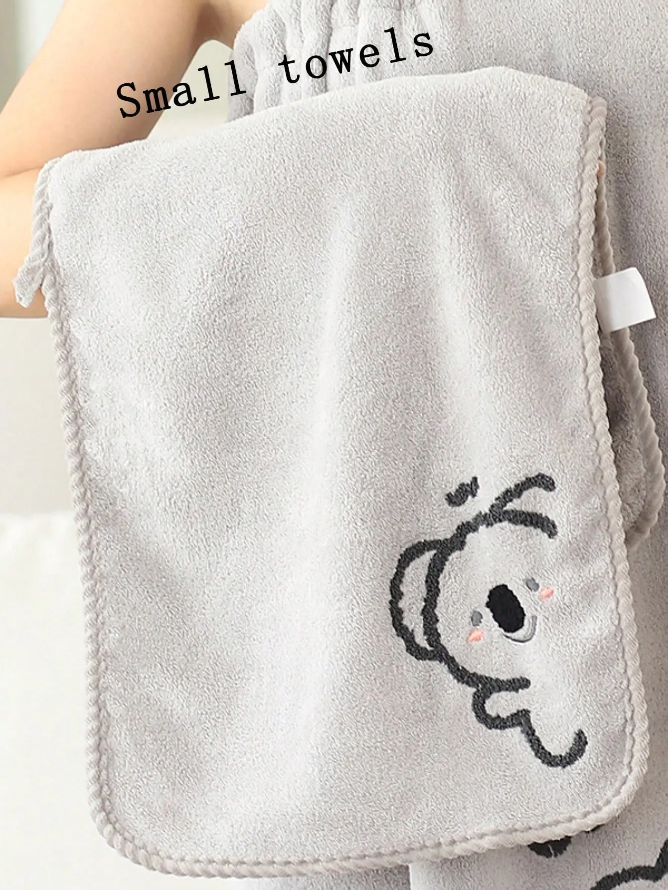 1pc Women's Wearable Gray Bath Towel, Polyester Fiber Embroidered Cute Animal Pattern OR Facial Hand Towel, Soft, Absorbent And Quick Drying