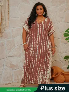 Plus Size All Over Print Batwing Sleeve Split Hem V Neck Dress, Casual Boho Elegant Bohemian Style Half Sleeve Long Dress for Summer Beach Vacation Holiday, Women's Plus Size Clothing