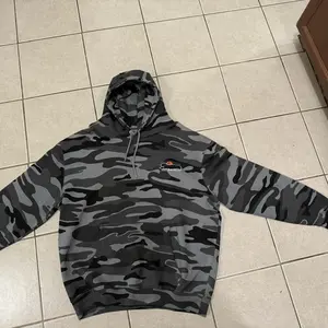 Sergripsnhits hooded sweat shirt sewed in!!