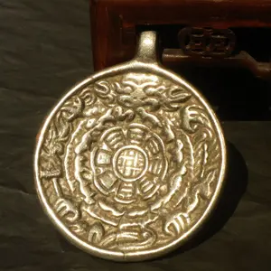 Wearing the Tibetan-style 12 Zodiac Rabbit Nine-Grid Bracelet