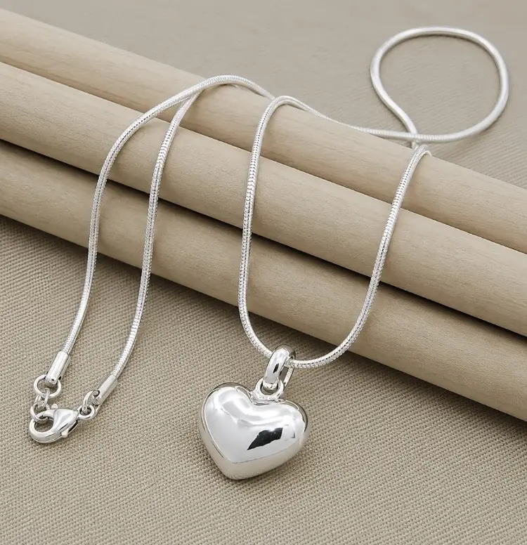 Women's Elegant Silvery Heart-Shaped Pendant Necklace with Snake Bone Chain - Fashionable Costume Jewelry Gift for Weddings