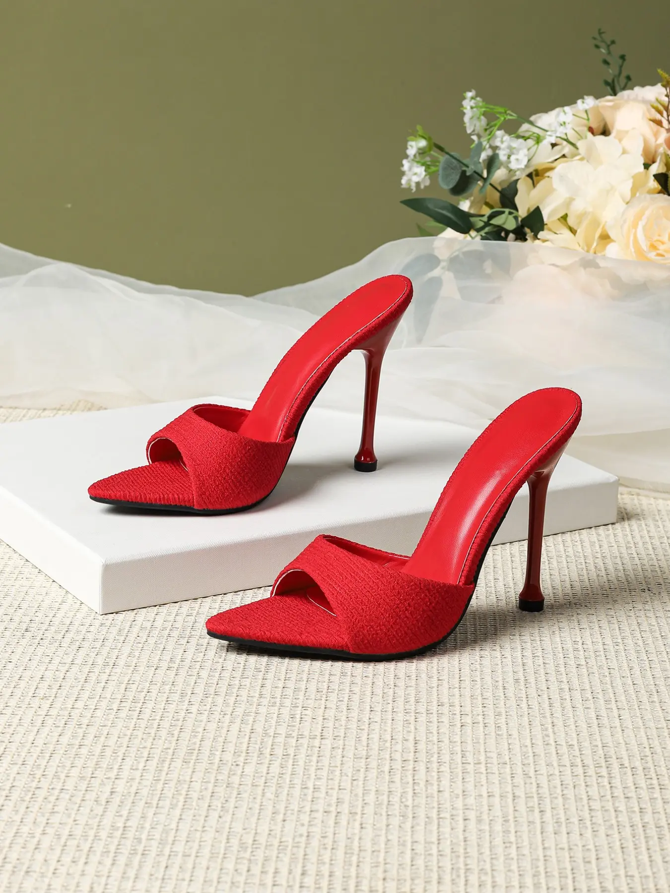 2026 Summer New Textured Pointed Toe Low Heel Rubber Women's Elevated Sandals, Fashionable Footwear, Sexy Elegant Vintage Strap High-Heeled Shoes for Party & Date Night, fashionable wedge sandals