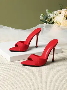 2026 Summer New Textured Pointed Toe Low Heel Rubber Women's Sandals, Sexy Elegant Vintage Strap High-Heeled Shoes for Party & Date Night
