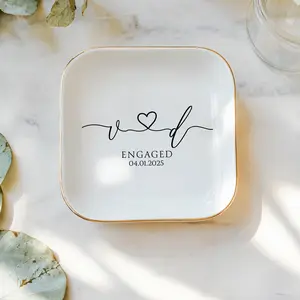 Custom Monogrammed Jewelry Dish, Wedding Ring Dish, Engagement Trinket Dish, Gift For Mum, Newlywed Gift, Gift for Wife, Gift From Daughter, Ring Holder Dish, Gift for Couple Girlfriend Personal