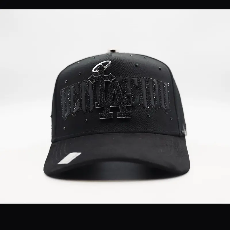 Cap “LA Bendecido”, Blackout,”BiggBoss”.