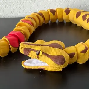 Articulated 3D Printed Red Tail Boa – Flexible Snake Fidget & Desk Toy